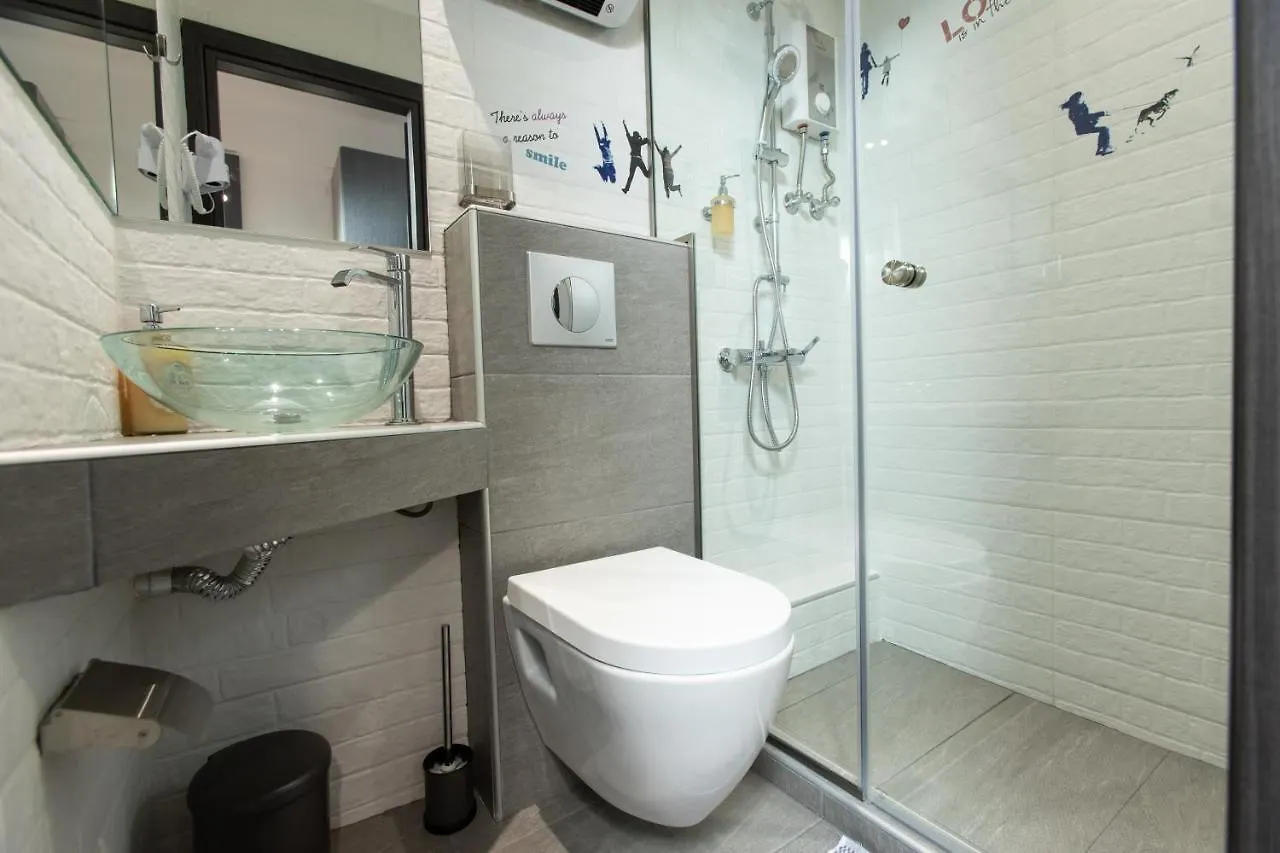 Apartment Downtown Luxury Boutique Suites : The Yellow Suite Thessaloniki Greece