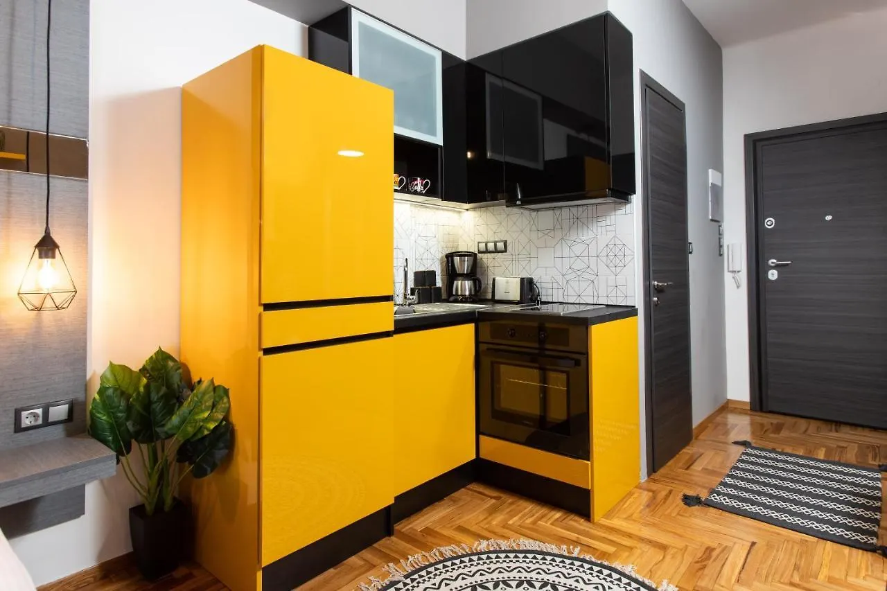 Downtown Luxury Boutique Suites : The Yellow Suite Thessaloniki 0*,  Greece