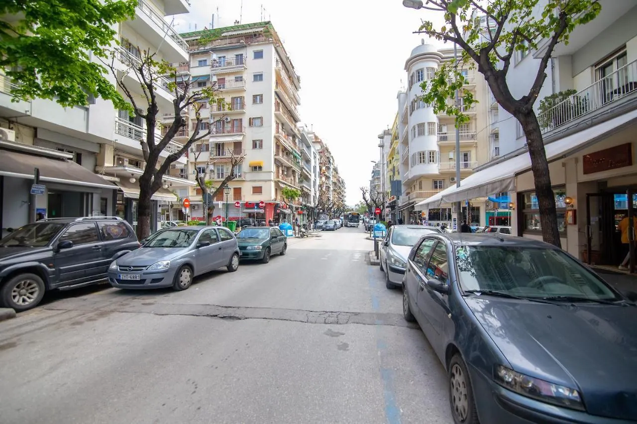 Downtown Luxury Boutique Suites : The Yellow Suite Thessaloniki Apartment