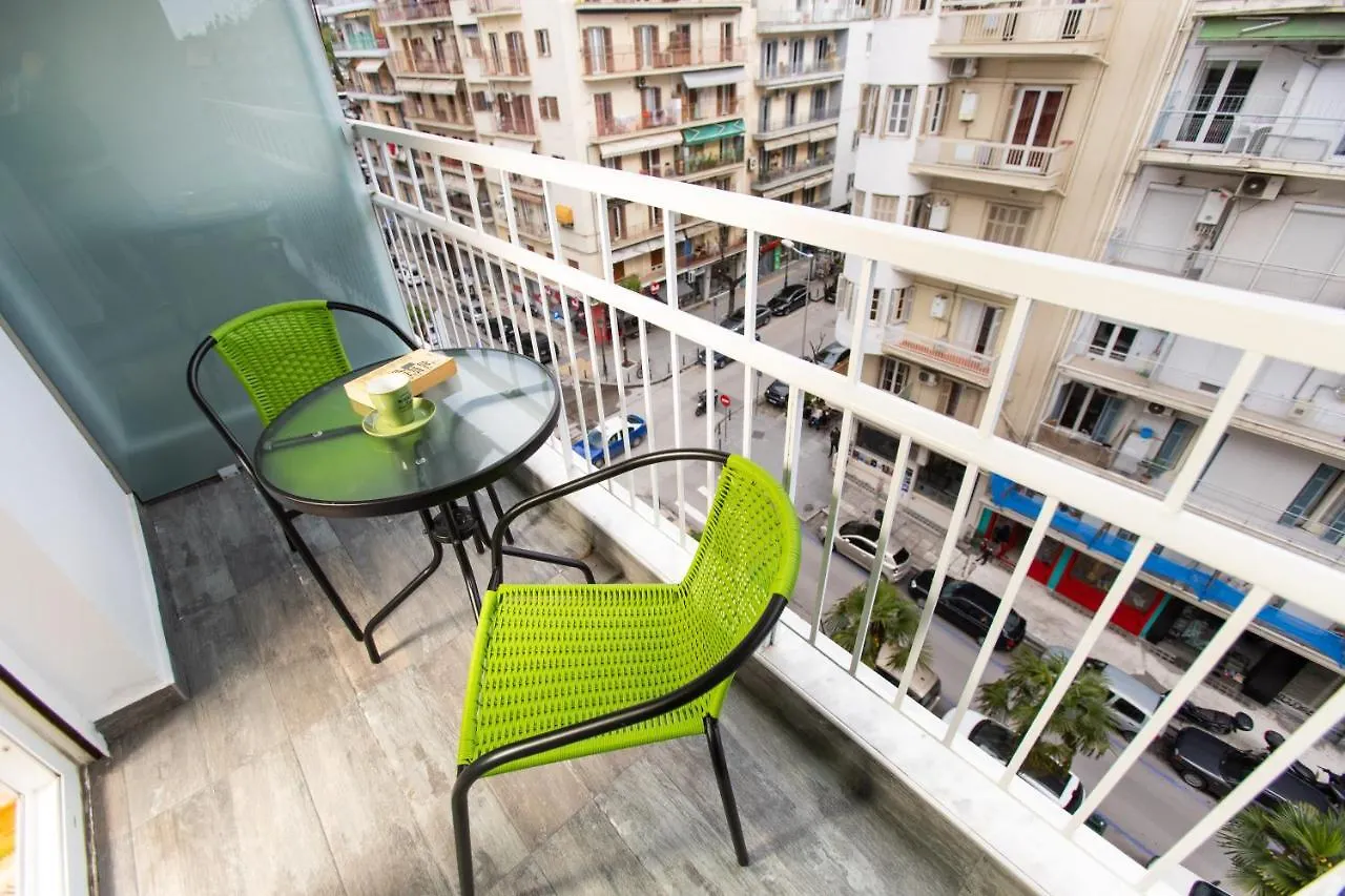 Apartment Downtown Luxury Boutique Suites : The Yellow Suite Thessaloniki Greece