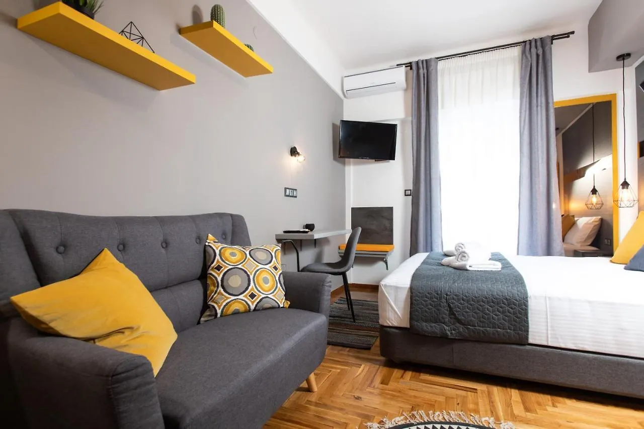Downtown Luxury Boutique Suites : The Yellow Suite Thessaloniki
