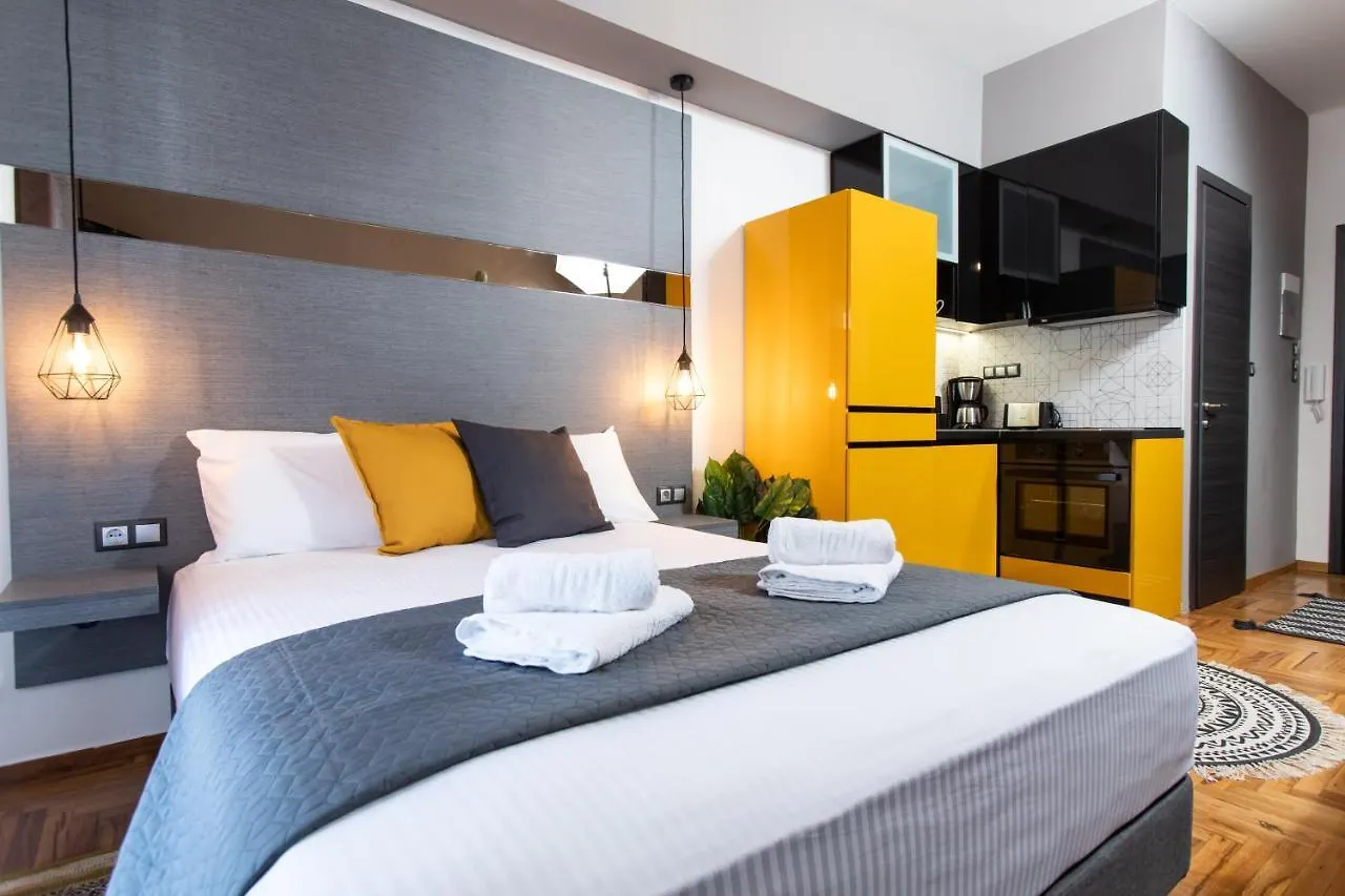 Apartment Downtown Luxury Boutique Suites : The Yellow Suite Thessaloniki