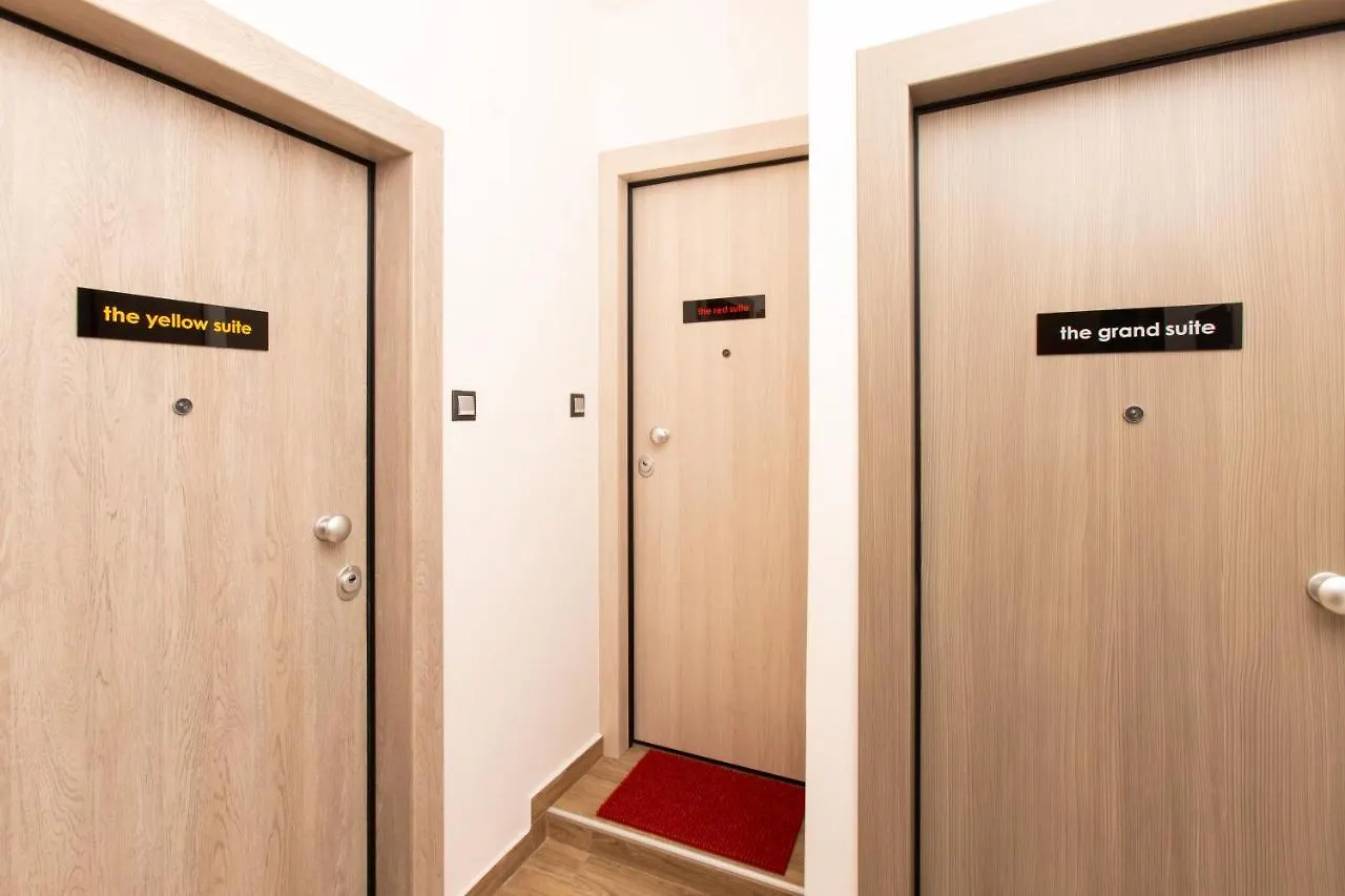 Downtown Luxury Boutique Suites : The Yellow Suite Thessaloniki Greece