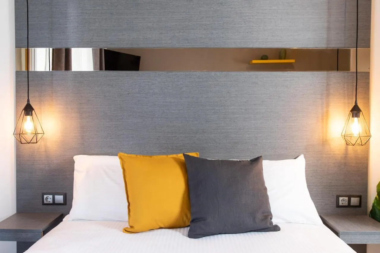 Downtown Luxury Boutique Suites : The Yellow Suite Thessaloniki Apartment