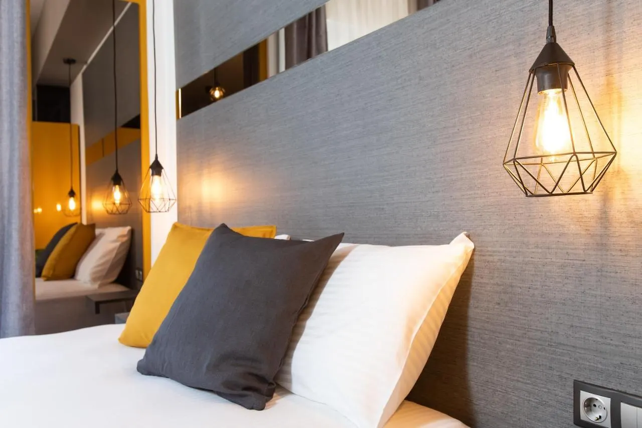Apartment Downtown Luxury Boutique Suites : The Yellow Suite Thessaloniki Greece