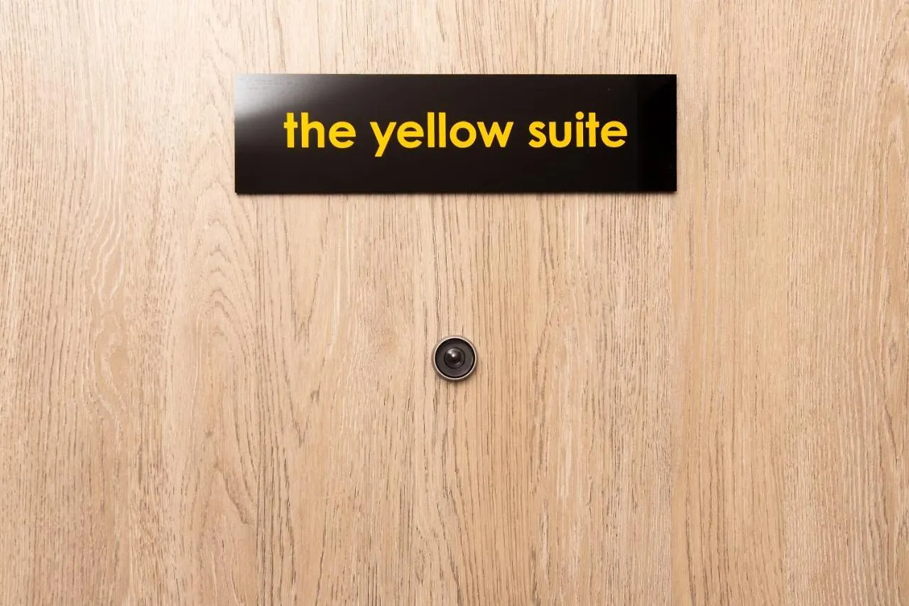 Downtown Luxury Boutique Suites : The Yellow Suite Thessaloniki